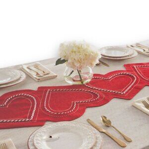 Table Runner Valentine's Day NEW